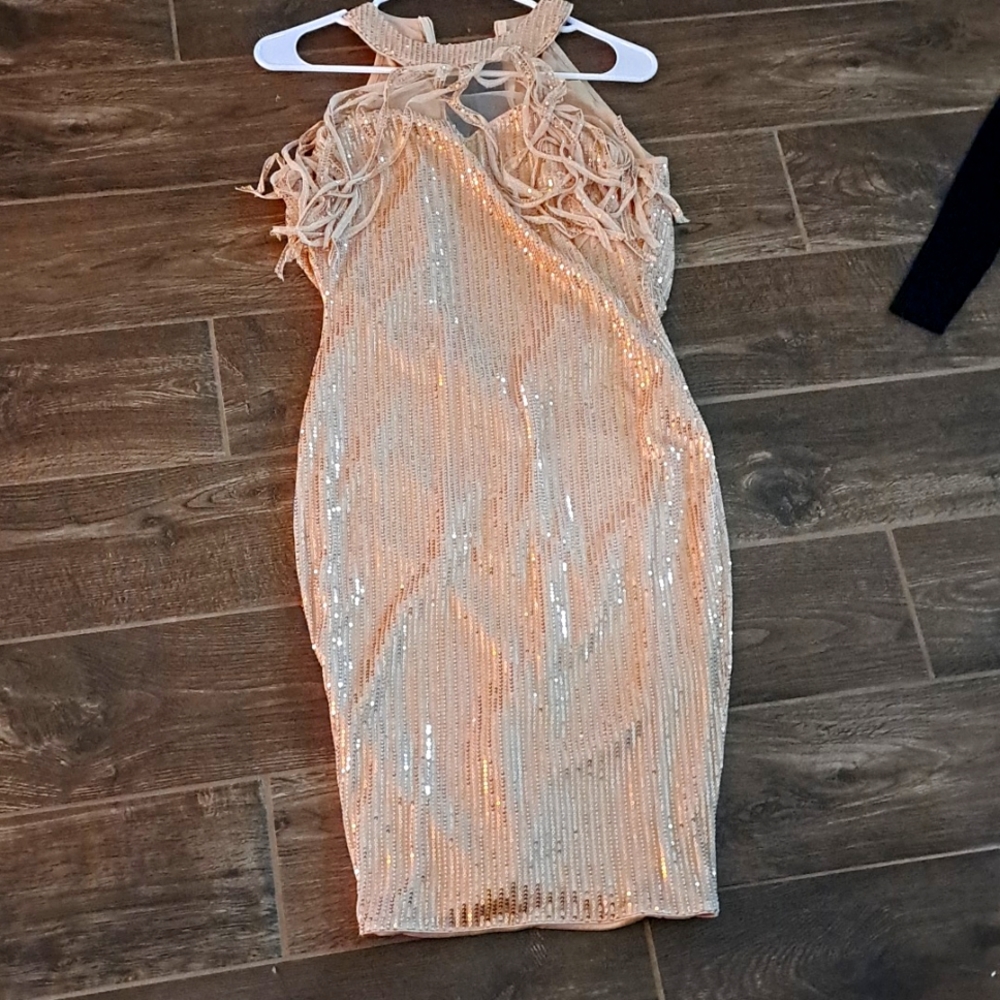 Super sharp gold sequin dress